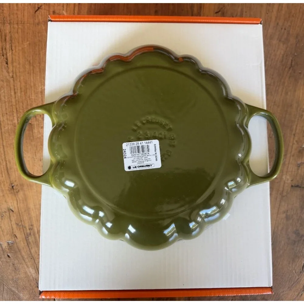 Le Creuset Pumpkin Shallow Casserole Braiser 2.75 qt 11 in Olive Green NEW